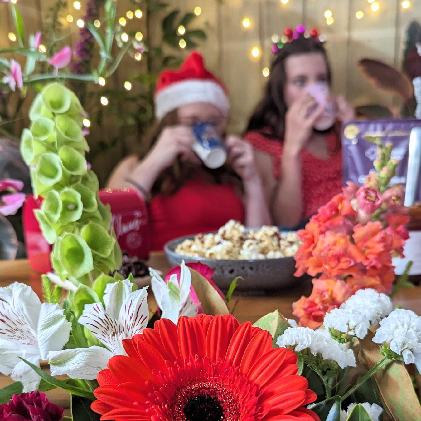 CHRISTMAS FLOWERS & GIFTS 2023