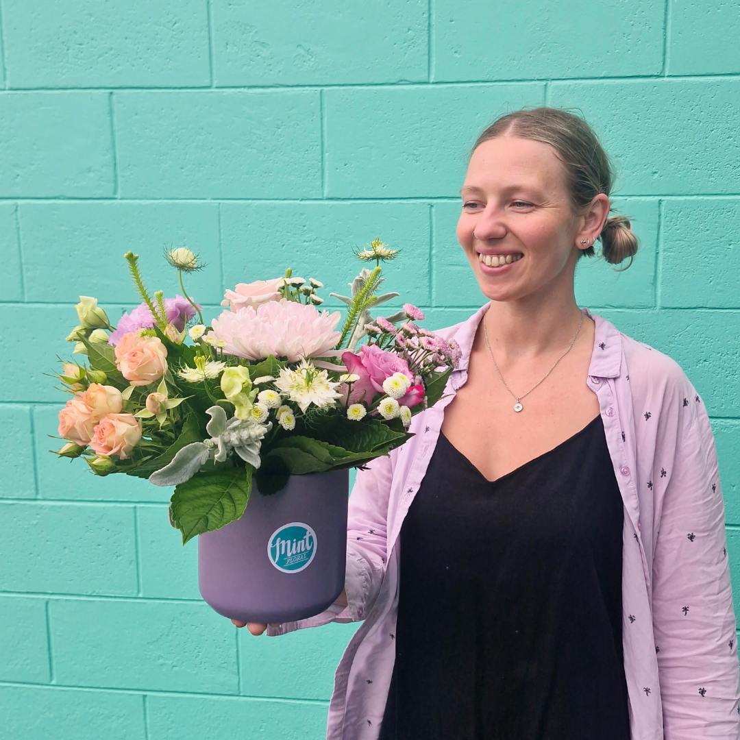 FAREWELL FLOWERS & GIFTS | Say bon voyage in style