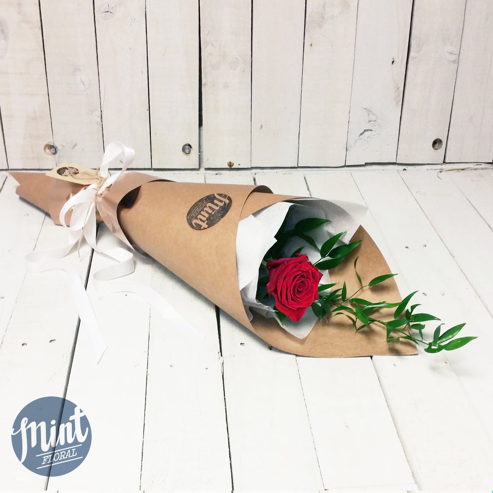 ROMANTIC FLOWERS & GIFTS | Show your love and affection
