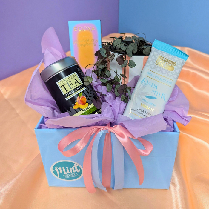Hearts & Kisses Gift Box | MOTHERS DAY 2025