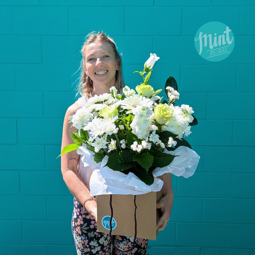 Holiday Collection 2025 | Kiwi Pavlova Bouquet