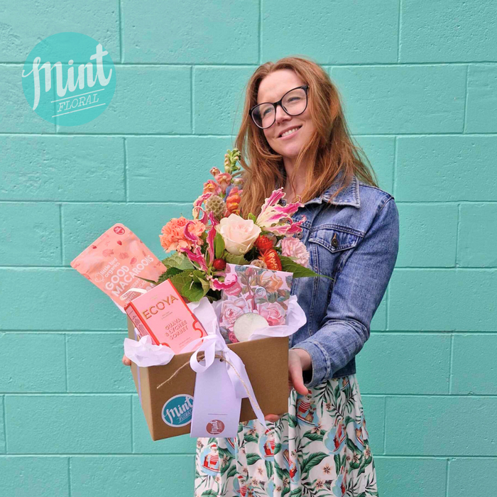 CHRISTMAS 2024 Shimmering Star Gift Box — Mint Floral NZ