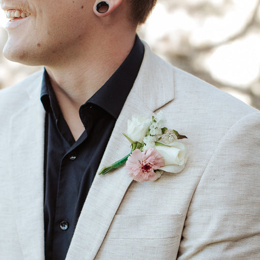 GROOM BUTTONHOLE | Sweet & Pastel